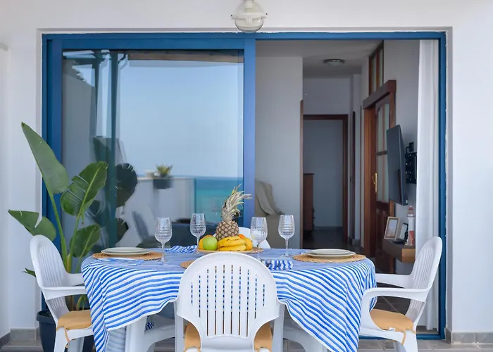 Mariate I Casa Frente Al Mar En Holiday home Punta Mujeres