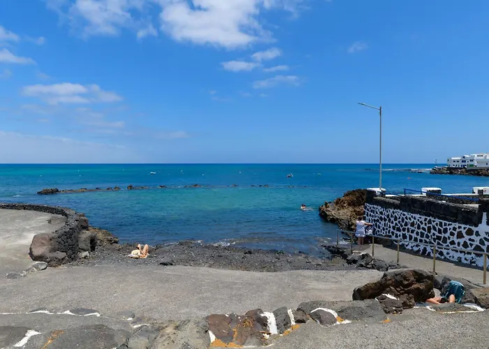 Mariate I Casa Frente Al Mar En Holiday home Punta Mujeres