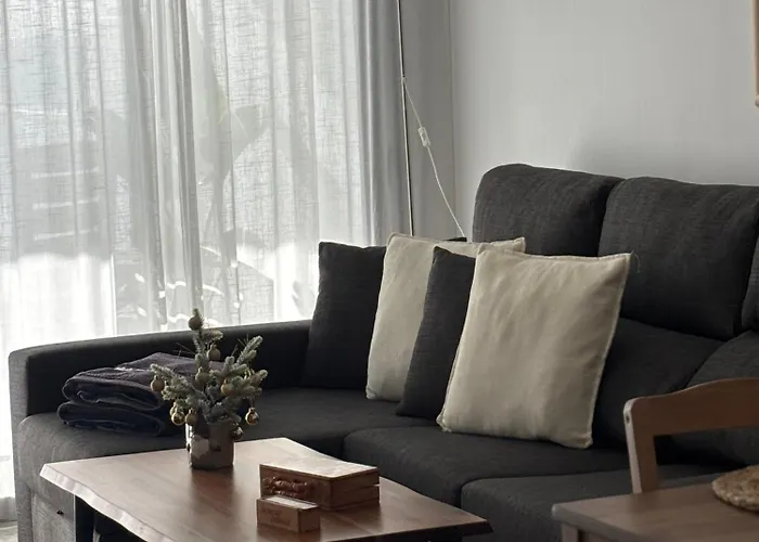 Holiday home Mariate I Casa Frente Al Mar En *